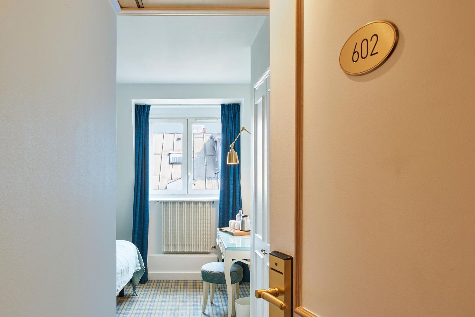פריז Hotel Etoile Saint Ferdinand By Happyculture מראה חיצוני תמונה