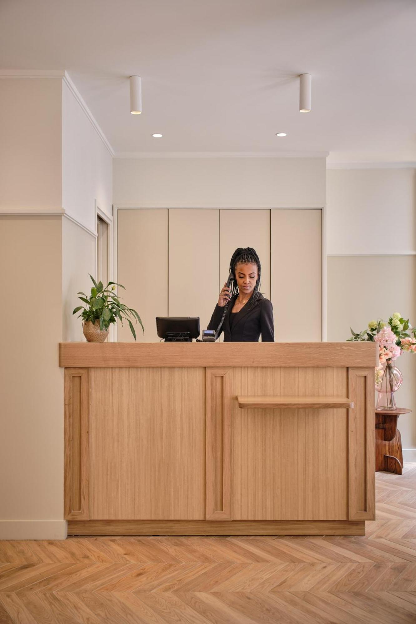 פריז Hotel Etoile Saint Ferdinand By Happyculture מראה חיצוני תמונה