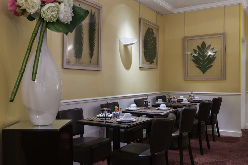 פריז Hotel Etoile Saint Ferdinand By Happyculture מראה חיצוני תמונה